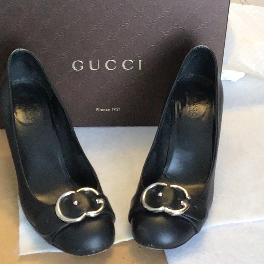 Gucci Classic Black Pumps